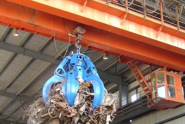 雙梁抓斗橋式起重機(jī)電動(dòng)機(jī)的絕緣層構(gòu)造，是根據(jù)電流量尺寸或是工作電壓多少明確?