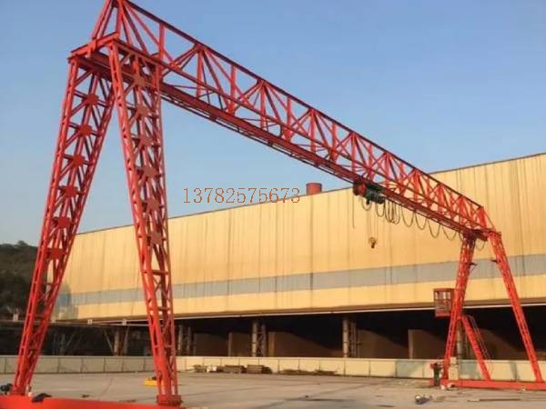 起升和降落是龍門吊操作中風(fēng)險較高的環(huán)節(jié)，你掌握哪些**注意事項(xiàng)？